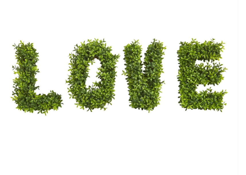 "LOVE" Boxwood Artificial Wall Decoration (Indoor/Outdoor)